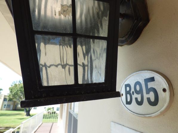 95 Burgundy Dr #95-B