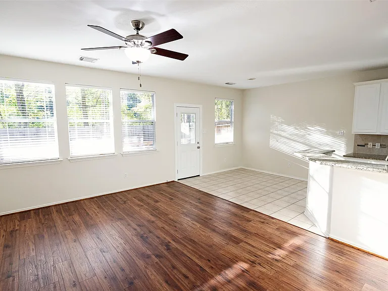 11 Summerhaze Cir — Photo 6