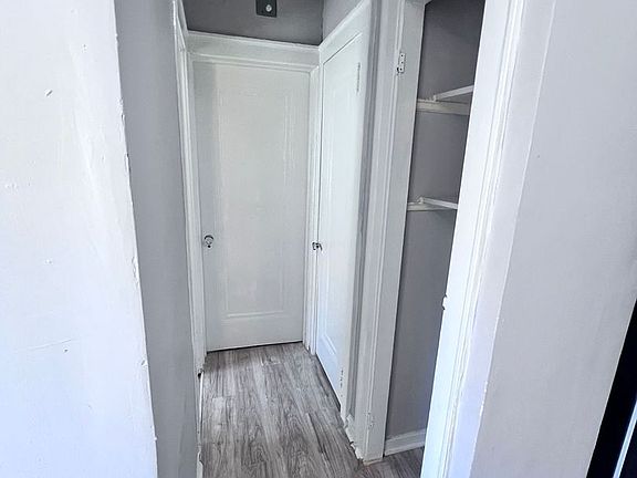 5th image of 848 Linn Dr #9