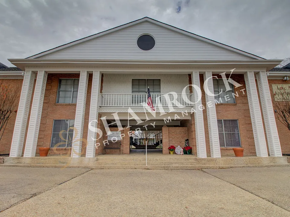 1625 Wooded Acres Dr #407