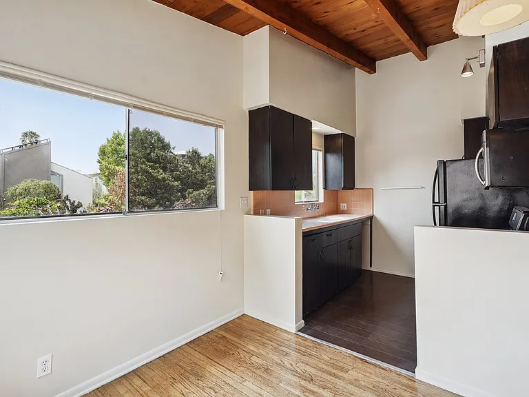 1233 Stanford St #A — Photo 6