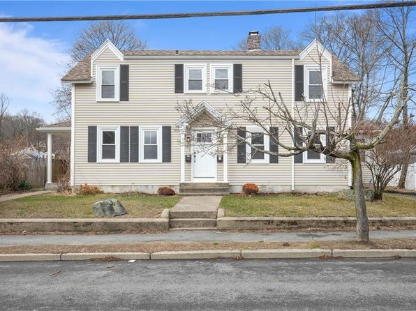 1032 Smithfield Ave, Lincoln, RI 02865