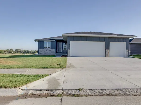 807 W S St, McCook, NE 69001