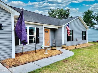 173 Sanders Dr, Hubert, NC 28539