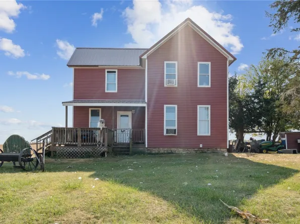 1082 W Mount Vernon Rd, Mount Vernon, IA 52314