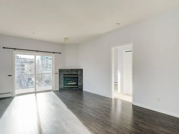 126 14th Ave SW, Calgary, AB