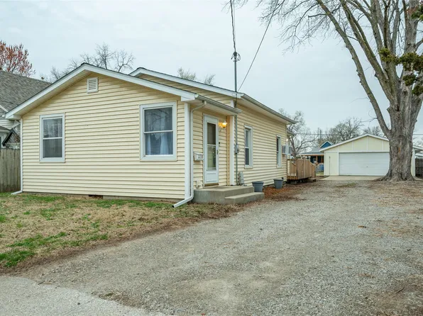 2238 Lyon St, Des Moines, IA 50317