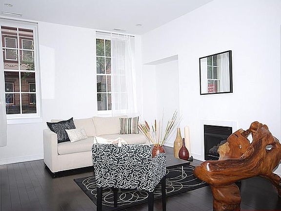 2nd image of 521 Pine St #100