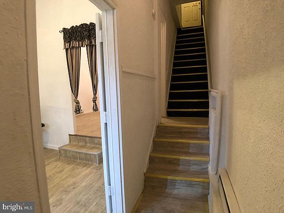 3rd image of 807 W 4th St