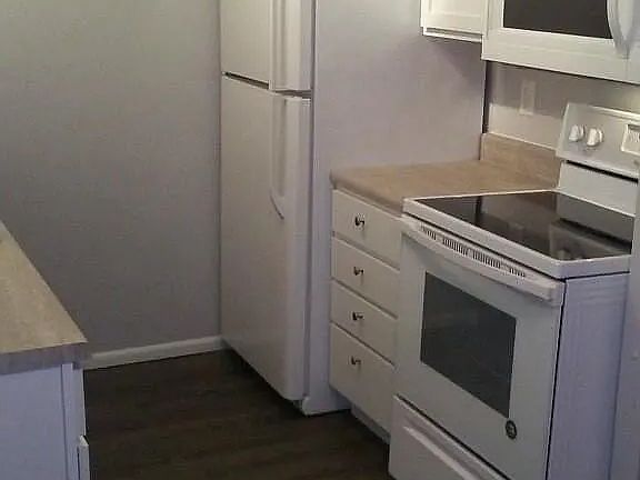 2nd image of 658 Coeur De Royale Dr APT C