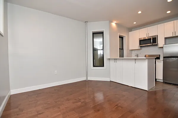 Rented by Compass | media 9