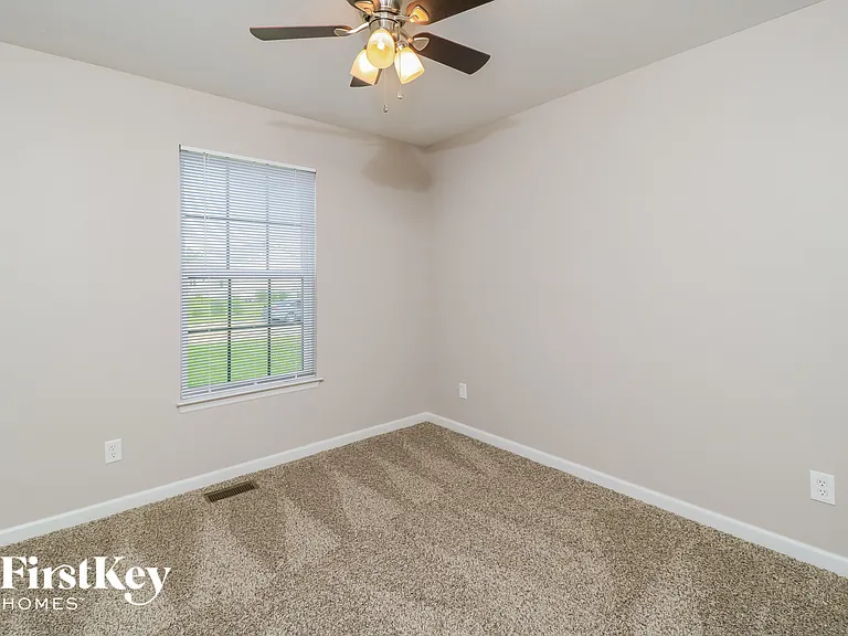 163 Briarwood Dr — Photo 11