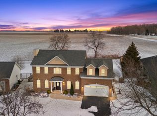1126 Arneita St, Sycamore, IL 60178