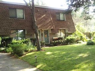 98 Iroquois Rd, Narragansett, RI 02882