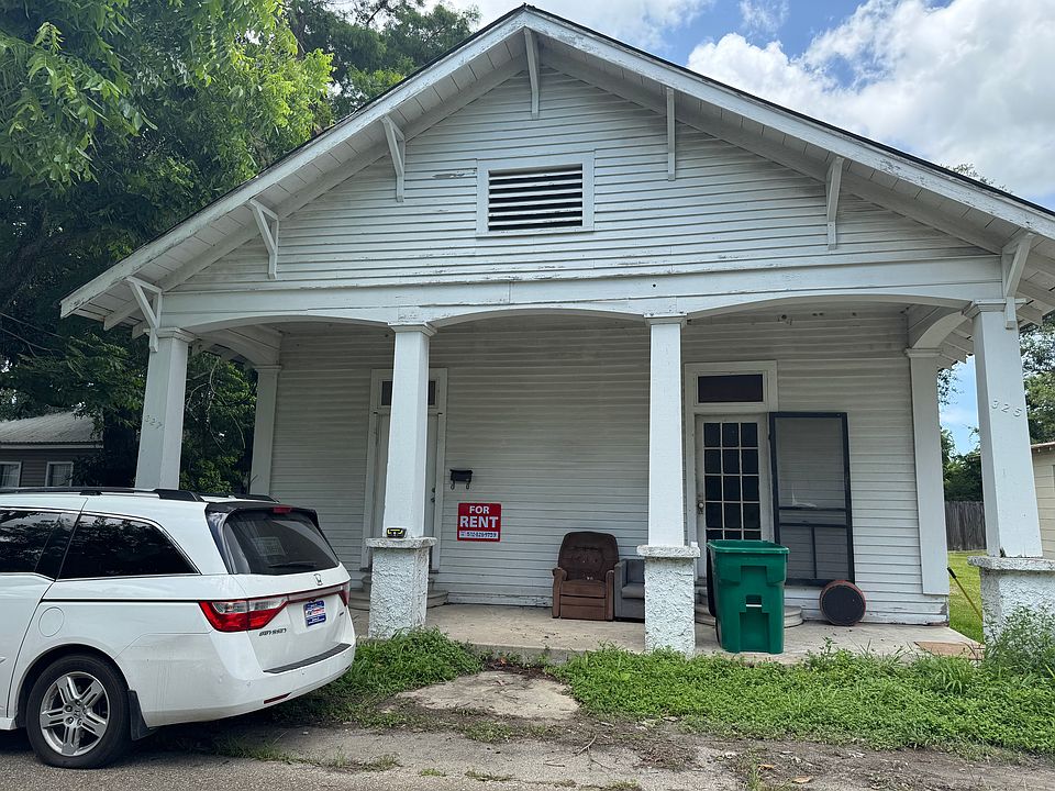 1st image of 327 Hebert St