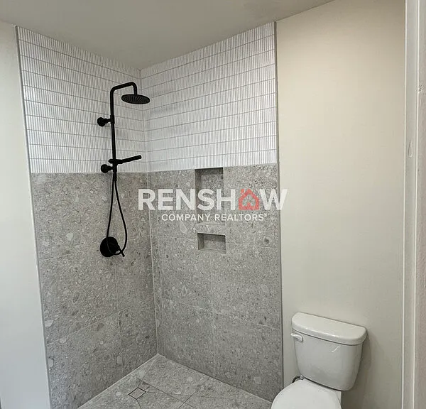 42 Angelus St — Photo 11