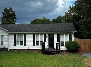 200 Gibson Park Dr #B, Huntersville, NC 28078