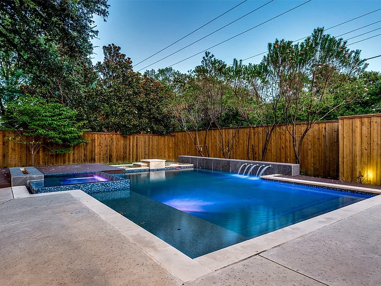 5908 Melshire Dr — Photo 2