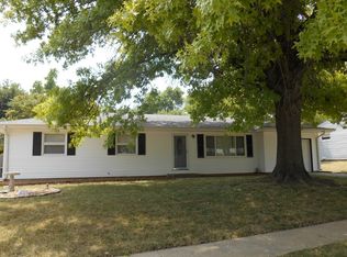 1207 SW 31st Ter, Topeka, KS 66611