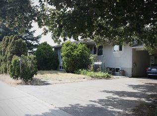 1220 Klo Rd, Kelowna, BC V1W3P9