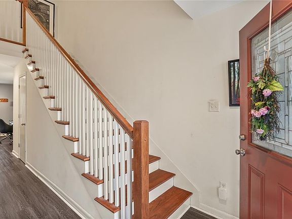 3rd image of 157 10th St Unit 157