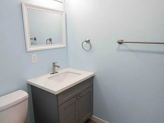 5th image of 1900 W Mead Ave #1