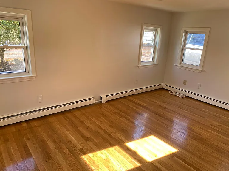 135 Nokomis Rd — Photo 3