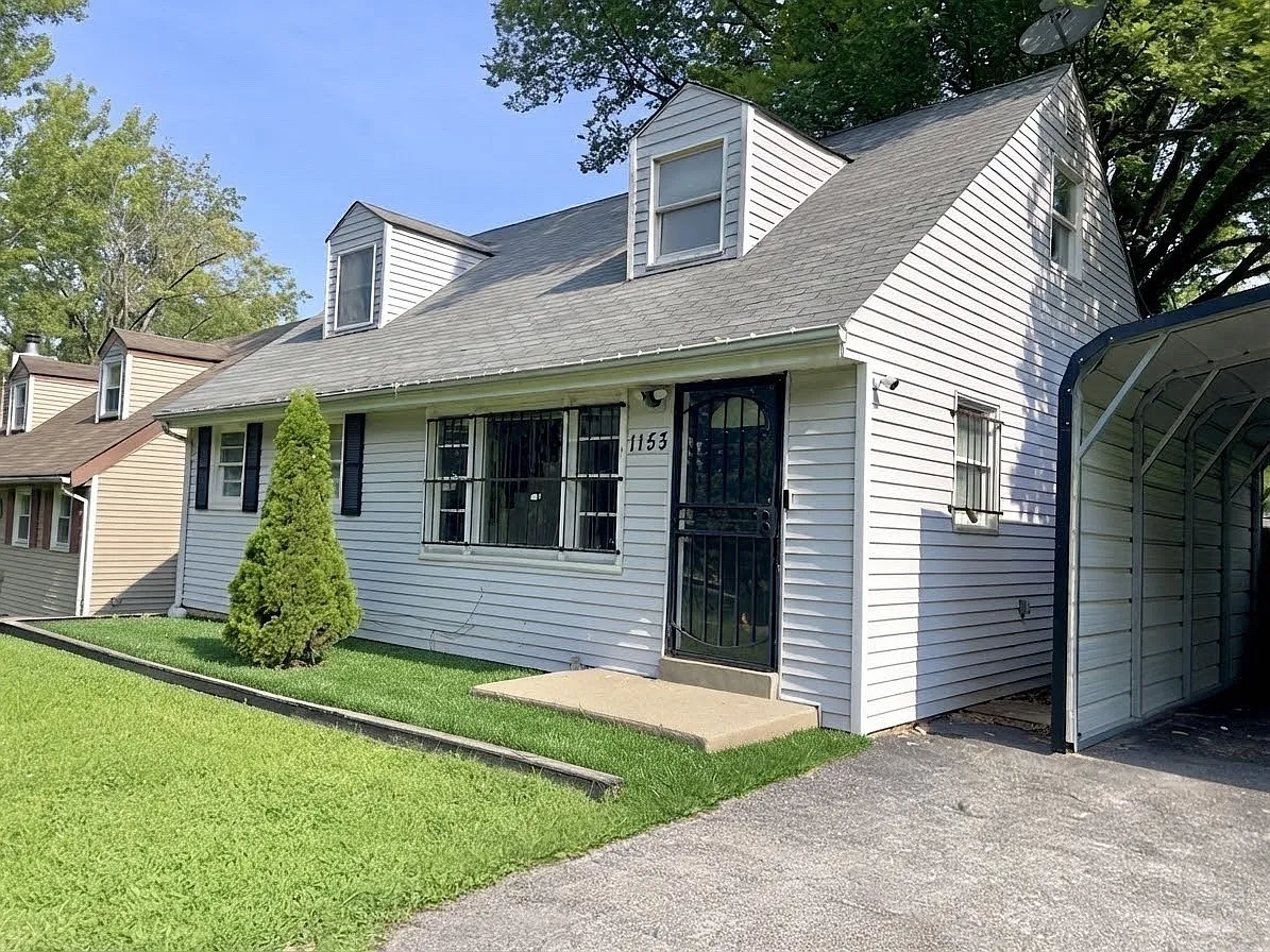 4 bed, 1.5 bath, 1210 sqft, $1,800 — Photo 2