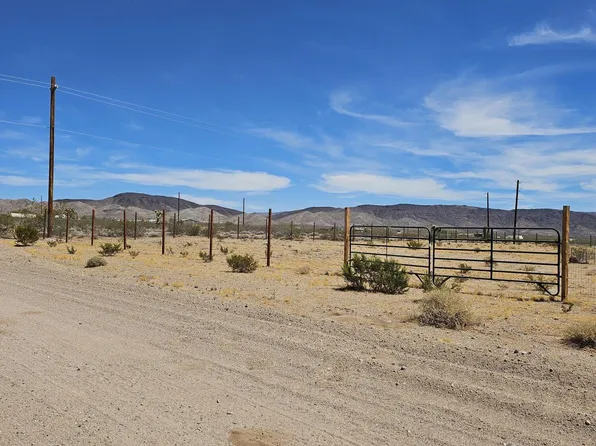 11194 W BROKEN BOW Drive #233, White Hills, AZ 86445