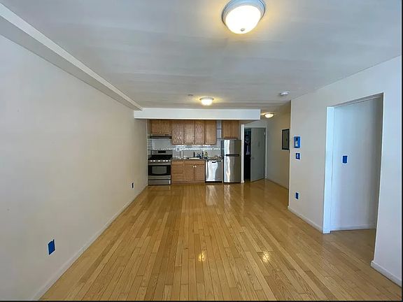 3rd image of 10-44 47th Ave #3F