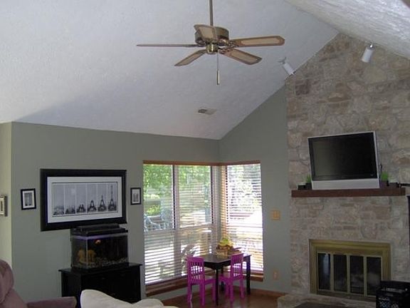 3rd image of 7369 Salazar Dr