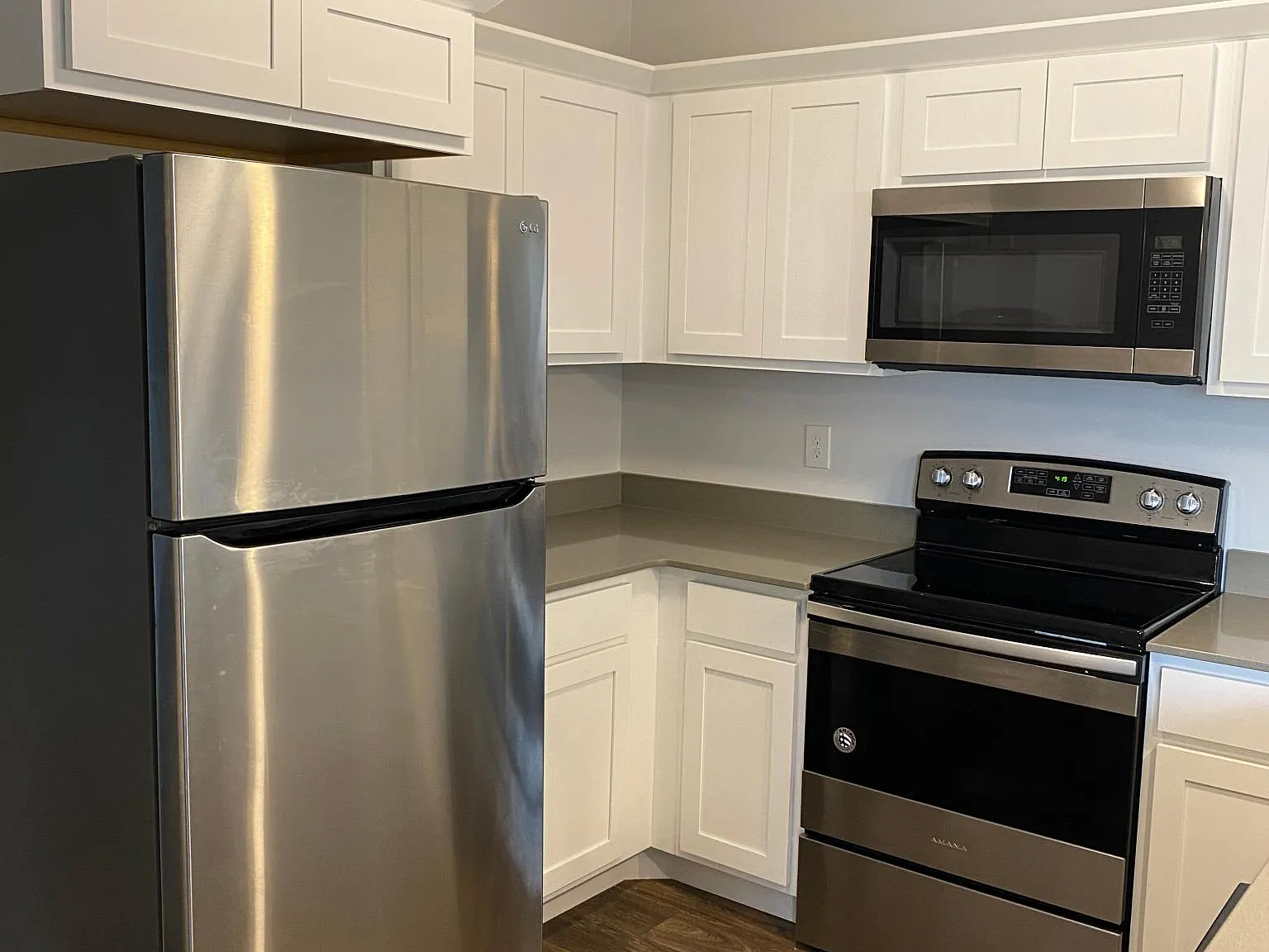 3 bed, 1272 sqft, $1,900 — Photo 3