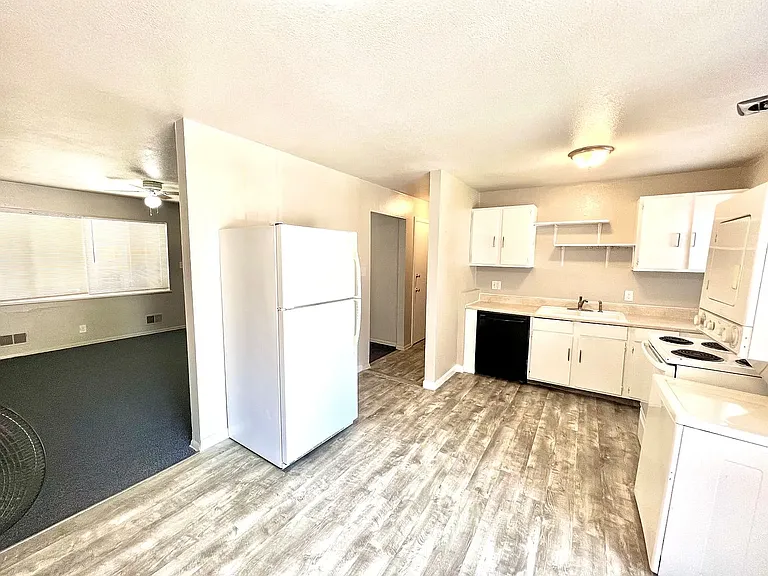 1526 Perry St #2 — Photo 6