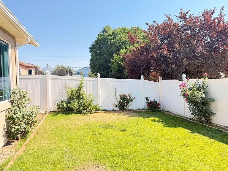 646 Cortney Way — Photo 28