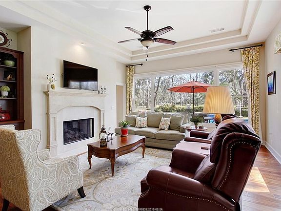 3rd image of 15 Parkwood Dr