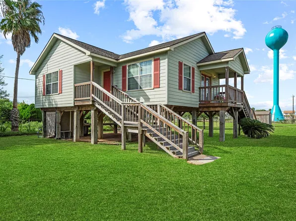 7228 Highland Bayou Dr, Hitchcock, TX 77563