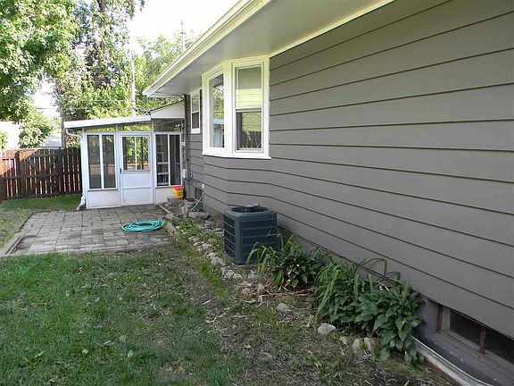 4th image of 404 Calvin Park Blvd S