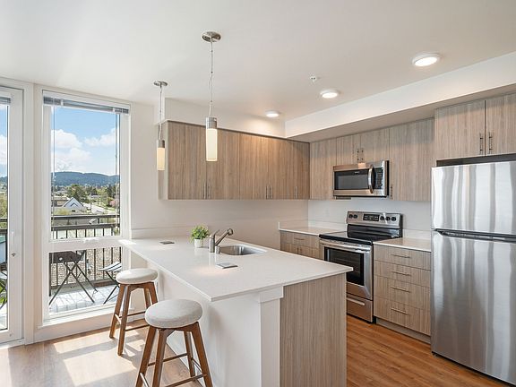 5th image of 1715 O Ave #304