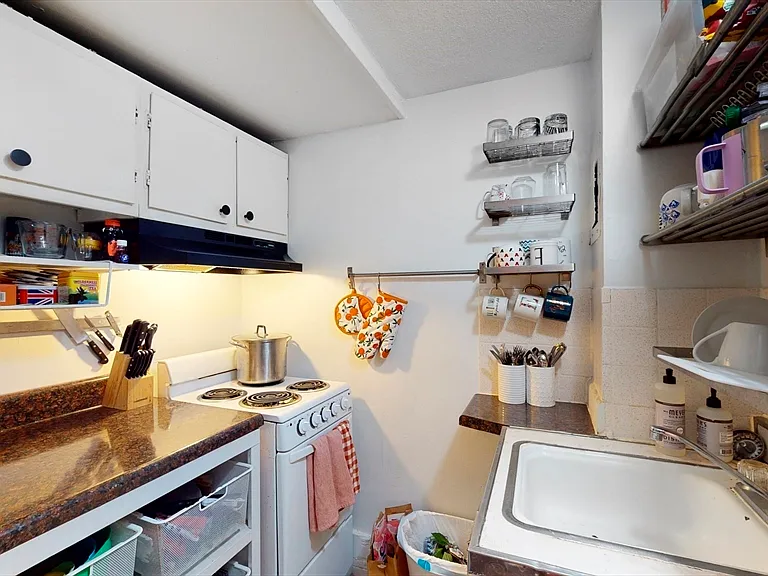 397 Beacon St #4R — Photo 4