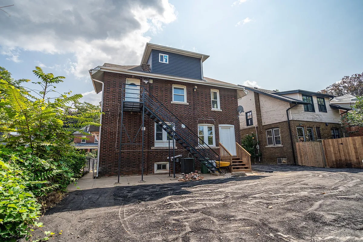 Building Photo - 14 Burris St #1