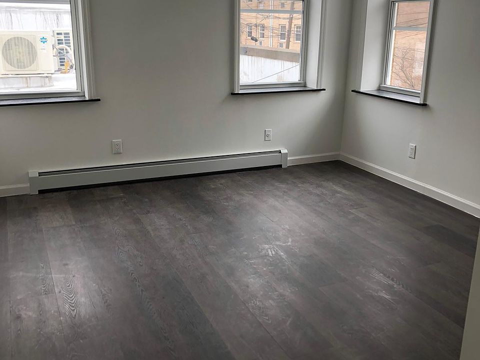 2nd image of 11523 218th St #1