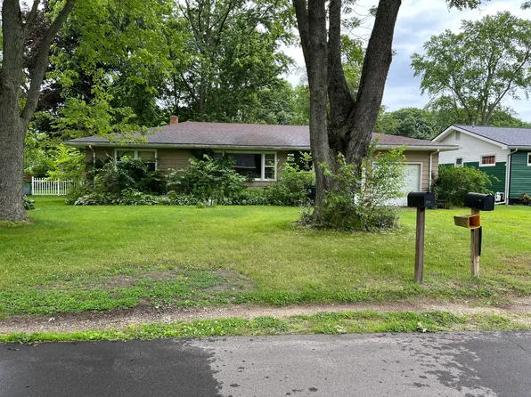 6719 Sunset Dr, Coloma, MI 49038
