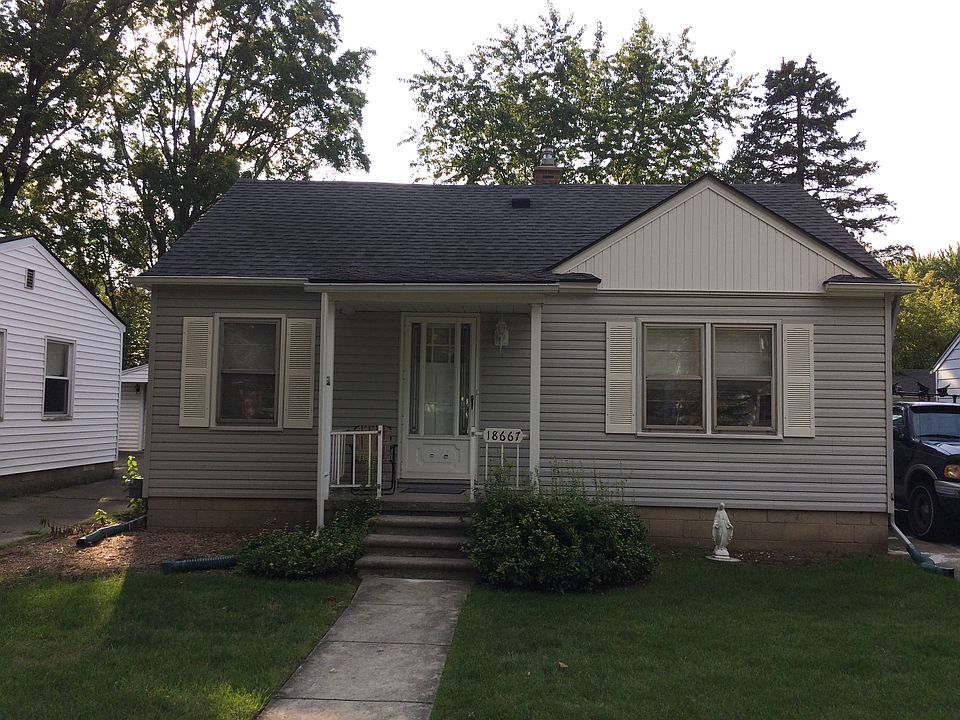 1st image of 18667 Floral St