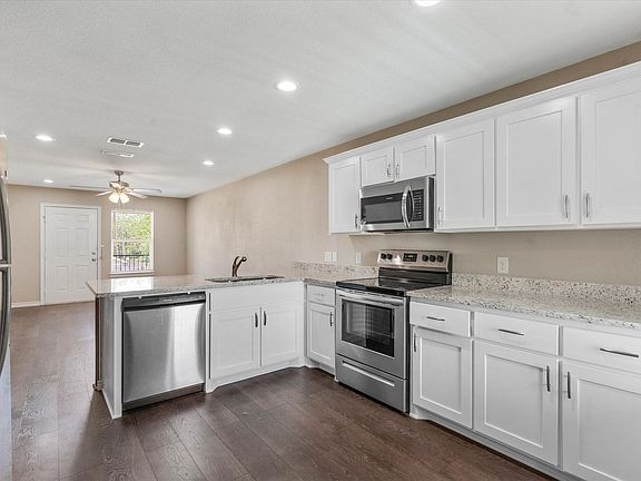 3rd image of 1406 Courtney Pl Unit D