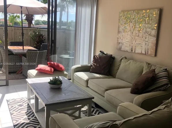 1830 Embassy Dr APT 118, West Palm Beach, FL 33401