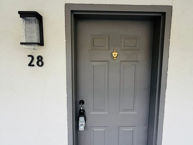 2 Leverington Ave #28 — Photo 5