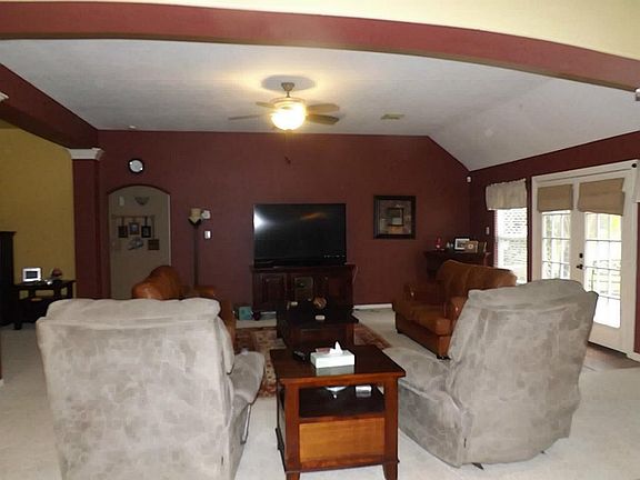 5th image of 7407 Live Oak Cir
