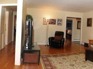 3 Circle Dr, Flemington, NJ 08822