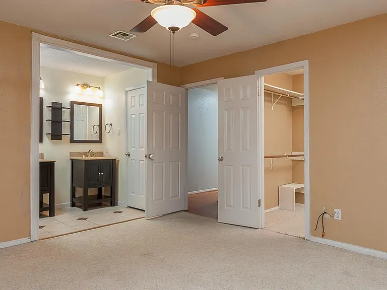 2318 Colonial Ridge Dr — Photo 15