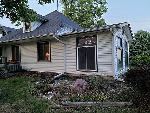 4th image of 306 East Ave
